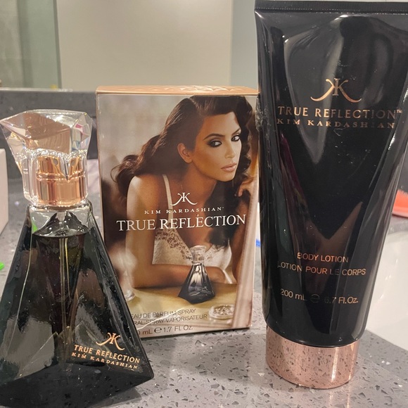 Kim Kardashian True Reflection Perfume & Body Lotion Bundle - Picture 3 of 7